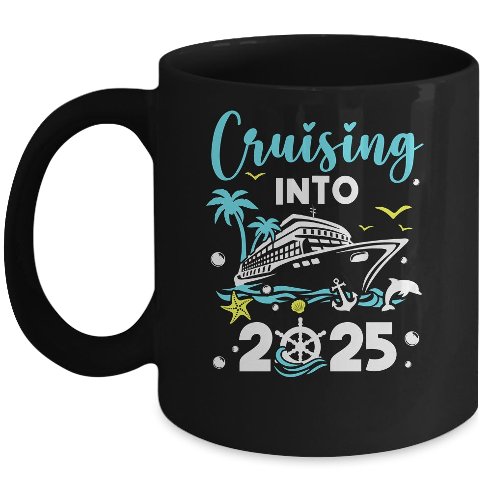 Cruising Into 2025 New Years Cruise New Year's Eve Party Mug | siriusteestore