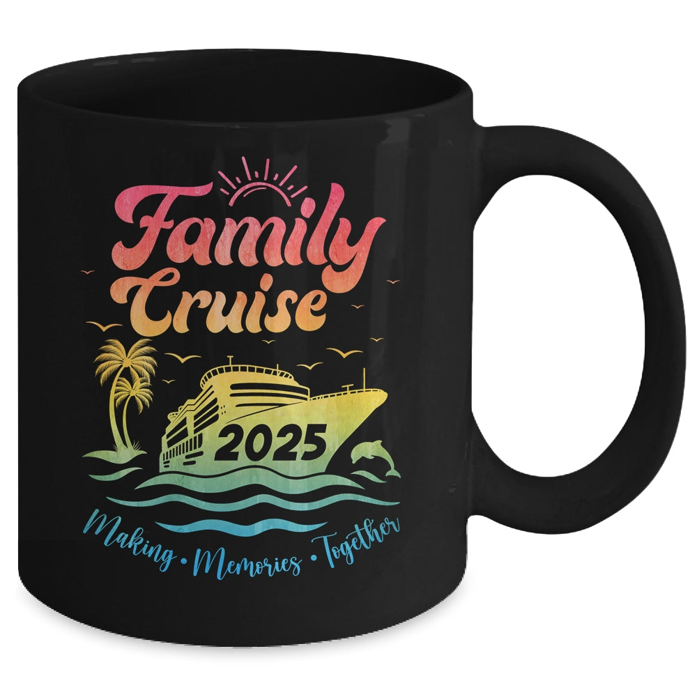 Family Cruise 2025 Family Vacation Making Memories Together Mug | siriusteestore