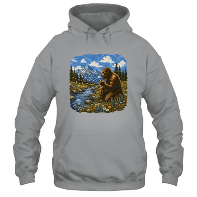 Funny Bigfoot Blowing Dandelion Sasquatch Wishes Vintage Art Shirt & Hoodie | siriusteestore