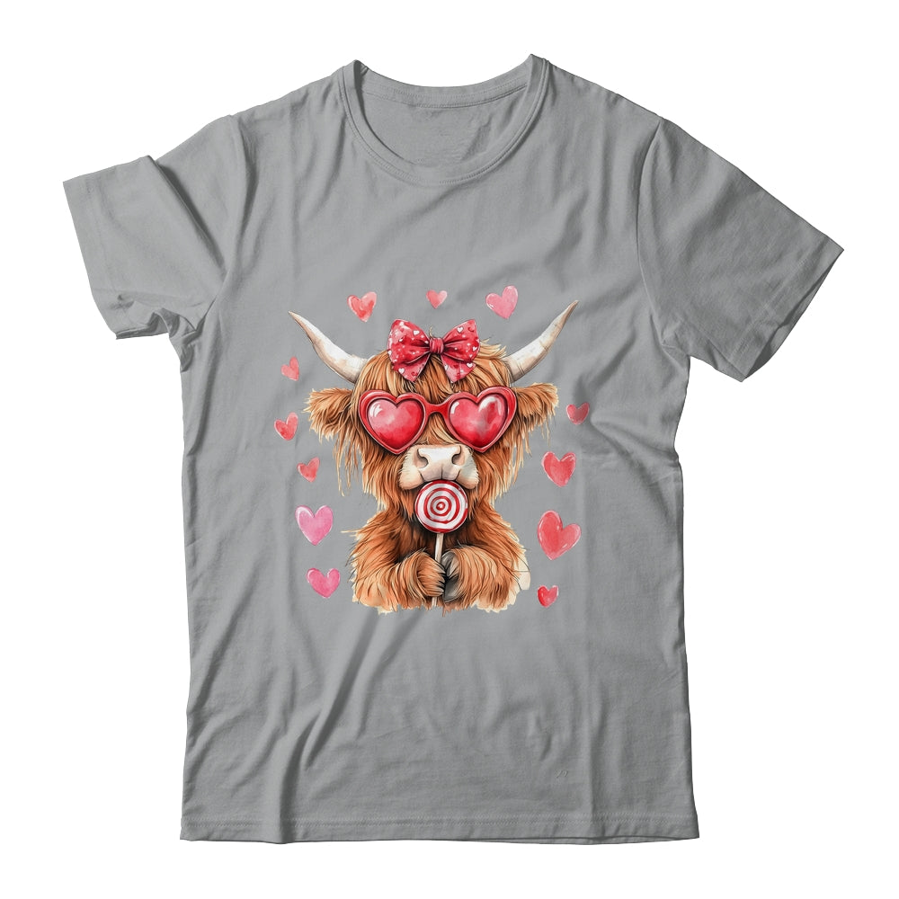 Highland Cow Valentine Coquette Valentine's Day Retro Heart Shirt & Sweatshirt | siriusteestore