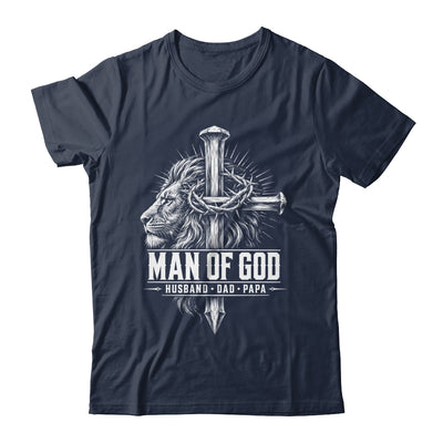 Man Of God Husband Dad Papa Lion Christian Father'S Day Men Shirt & Hoodie | siriusteestore