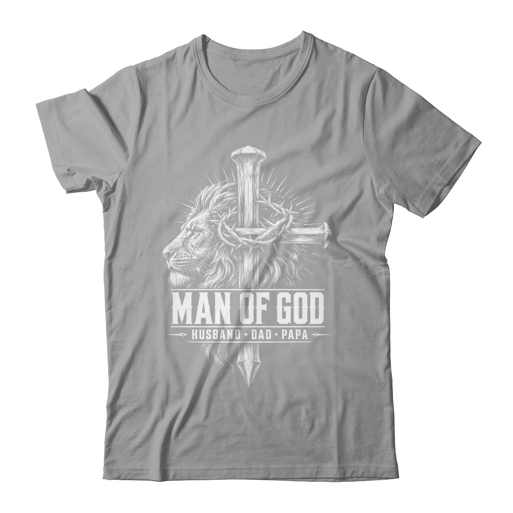 Man Of God Husband Dad Papa Lion Christian Father'S Day Men Shirt & Hoodie | siriusteestore