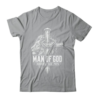 Man Of God Husband Dad Papa Lion Christian Father'S Day Men Shirt & Hoodie | siriusteestore