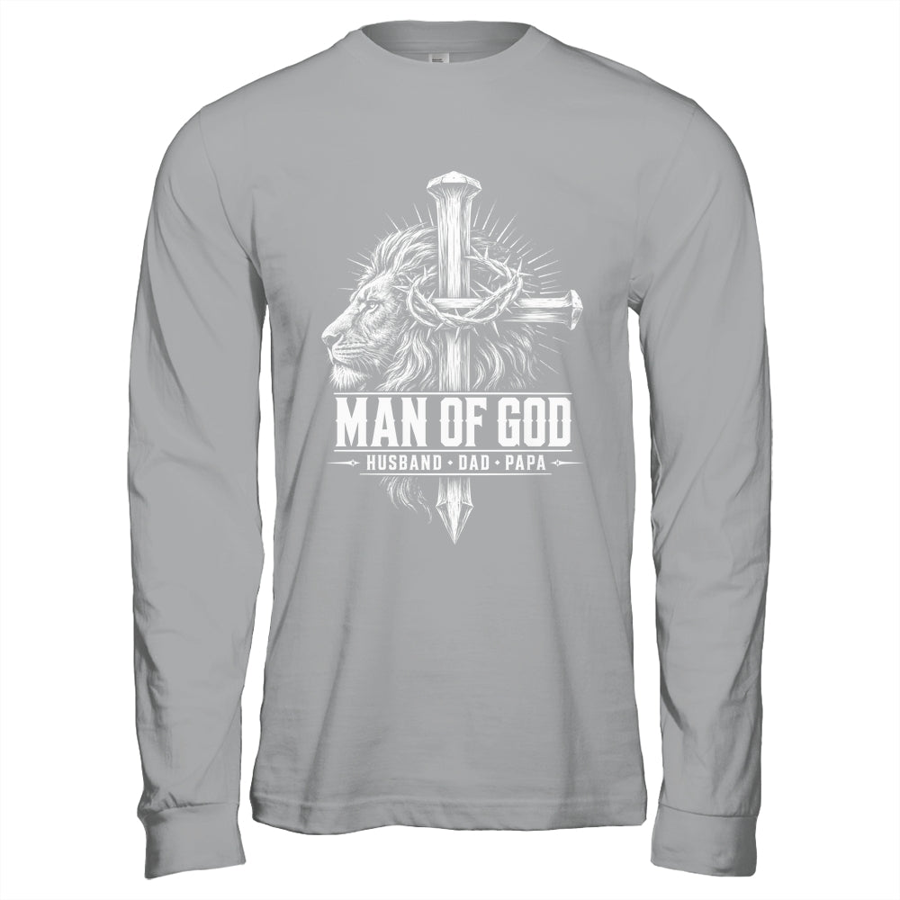 Man Of God Husband Dad Papa Lion Christian Father'S Day Men Shirt & Hoodie | siriusteestore