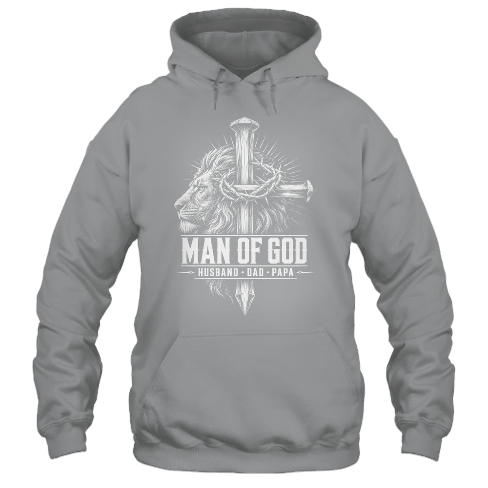 Man Of God Husband Dad Papa Lion Christian Father'S Day Men Shirt & Hoodie | siriusteestore