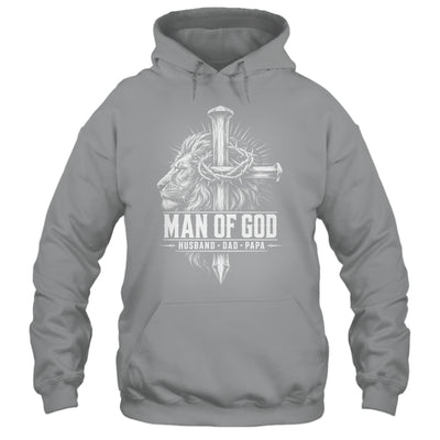 Man Of God Husband Dad Papa Lion Christian Father'S Day Men Shirt & Hoodie | siriusteestore