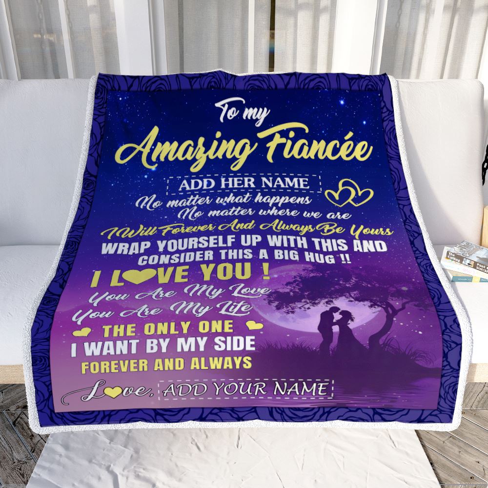 Personalized To My Amazing Fiancée Blanket Big Hug For Future Husband Birthday Gifts Anniversary Romantic Gift Valentines Day For Her Christmas Fleece Blanket | siriusteestore