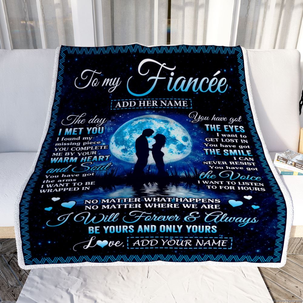 Personalized To My Fiancée Blanket Wood The Day I Met You Future Wife Birthday Gifts Romantic Valentines Day For Her Christmas Customized Fleece Blanket | siriusteestore