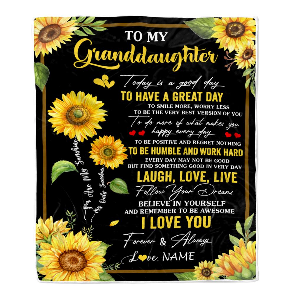 Personalized To My Granddaughter Sunflower Blanket From Grandma Gigi Every Day Laugh Love Live Granddaughter Birthday Gifts Christmas Fleece Throw Blanket | siriusteestore