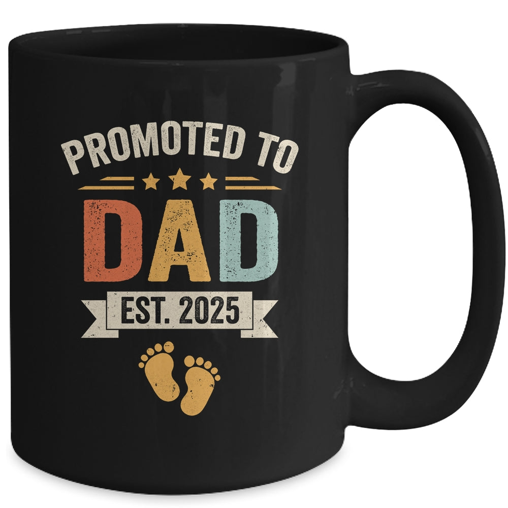 Promoted To Dad 2025 Retro Soon To Be Dad Est 2025 Mug | siriusteestore