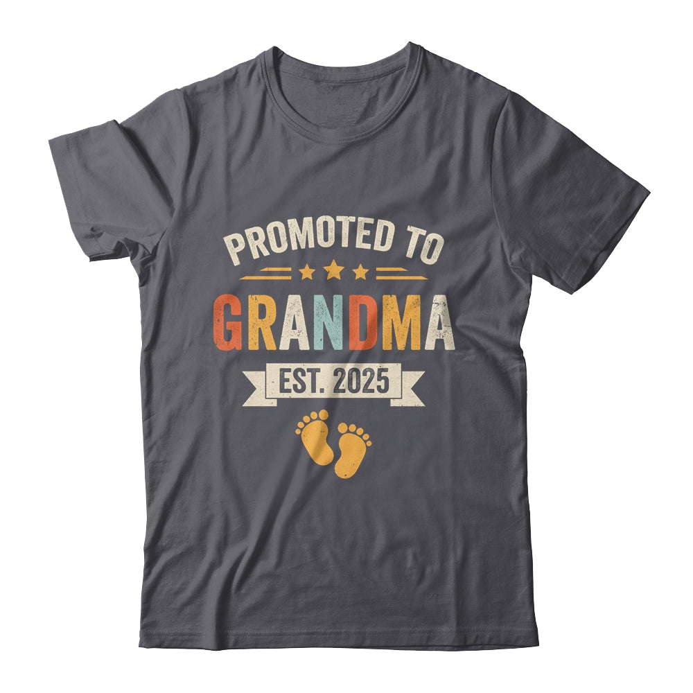 Promoted To Grandma 2025 Retro Soon To Be Grandma Est 2025 Shirt & Hoodie | siriusteestore