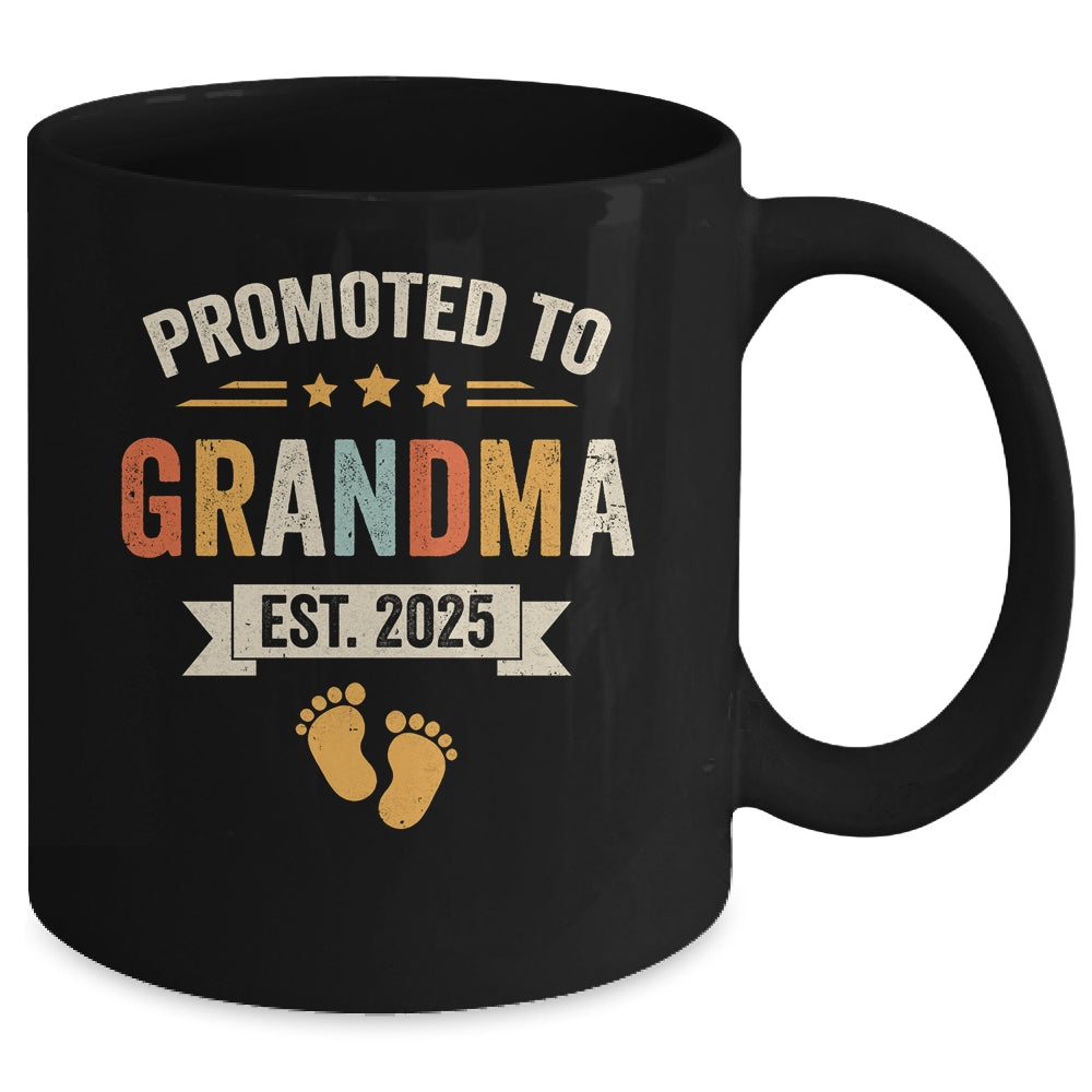Promoted To Grandma 2025 Retro Soon To Be Grandma Est 2025 Mug | siriusteestore
