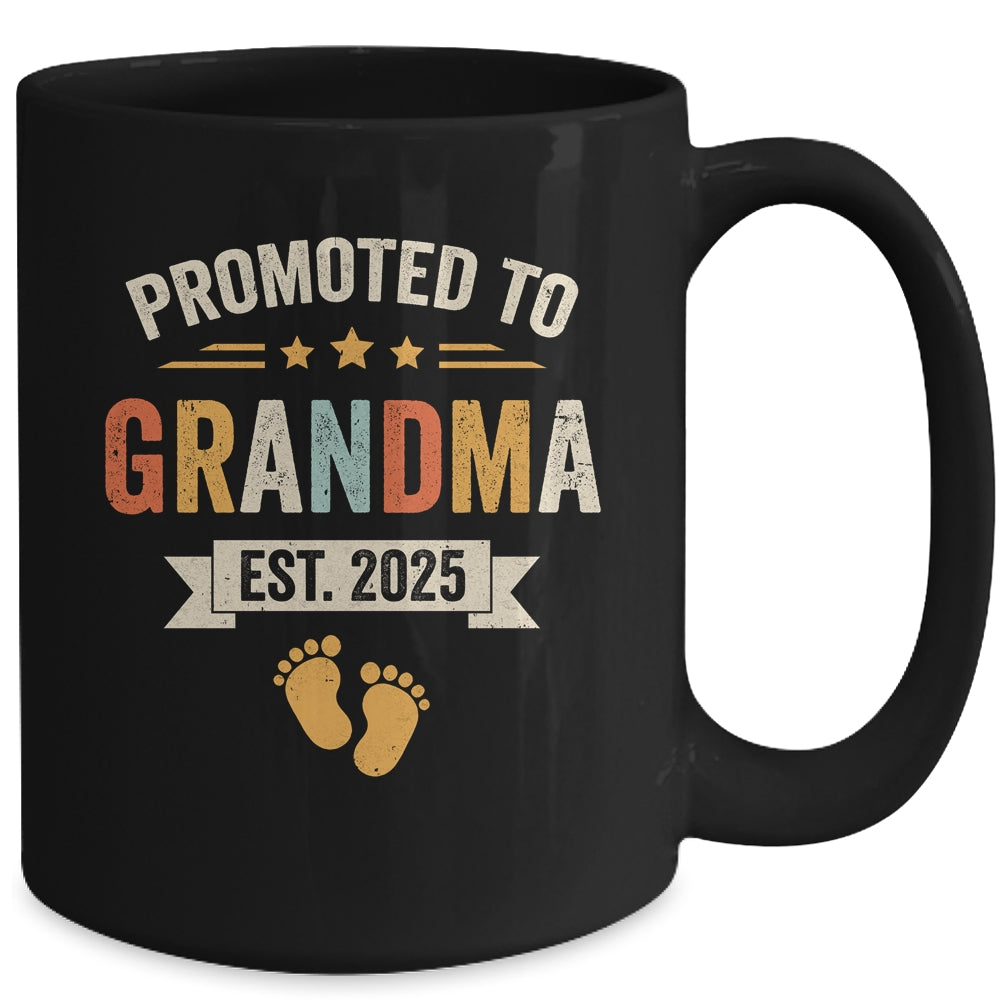 Promoted To Grandma 2025 Retro Soon To Be Grandma Est 2025 Mug | siriusteestore