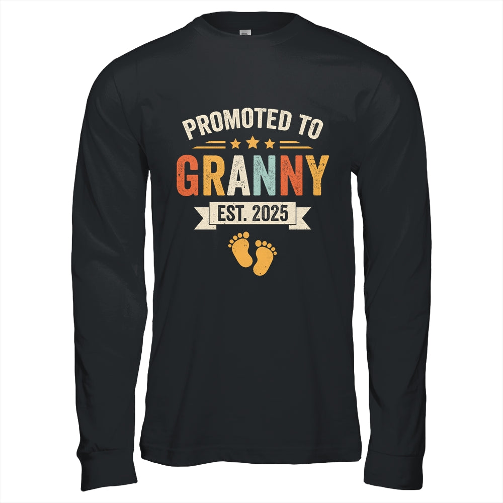 Promoted To Granny 2025 Retro Soon To Be Granny Est 2025 Shirt & Hoodie | siriusteestore
