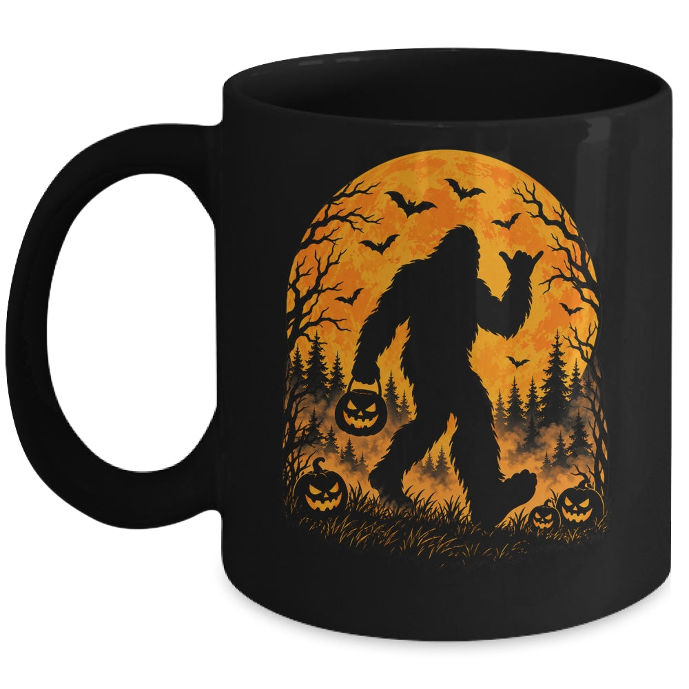 Spooky Halloween Bigfoot Pumpkin Funny Sasquatch Halloween Mug | siriusteestore