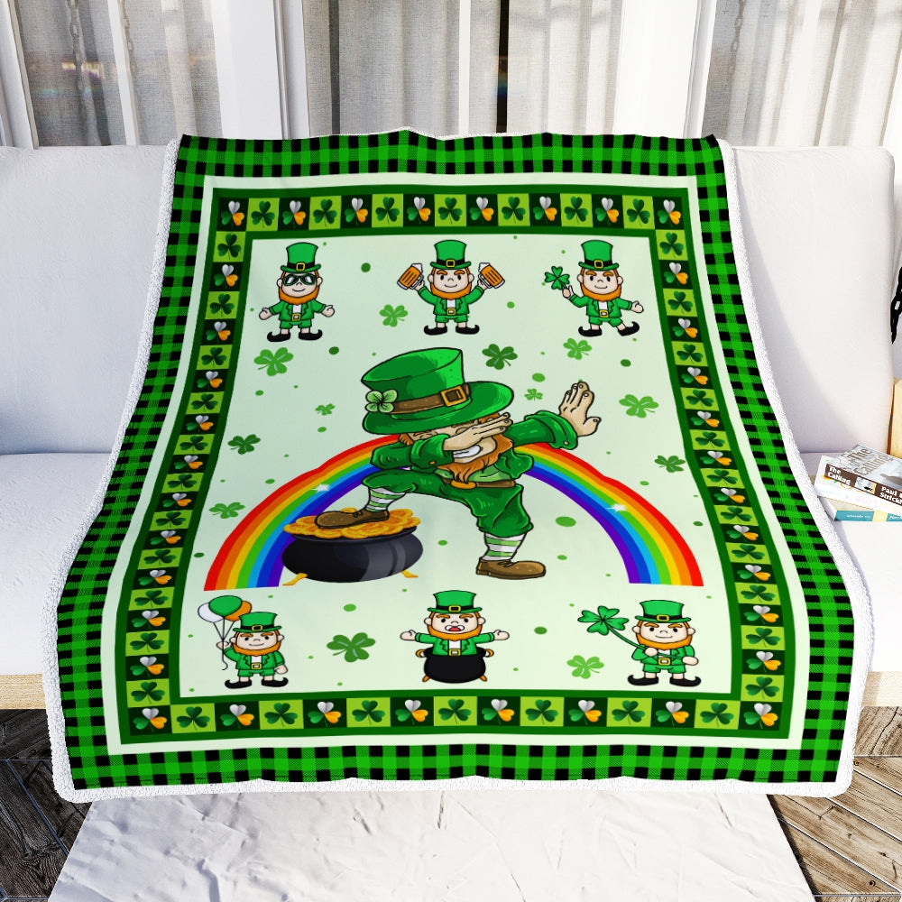 Happy St. Patrick's Day Lucky Clover Shamrock Irish Dabbing Leprechauns Fleece Blanket | siriusteestore