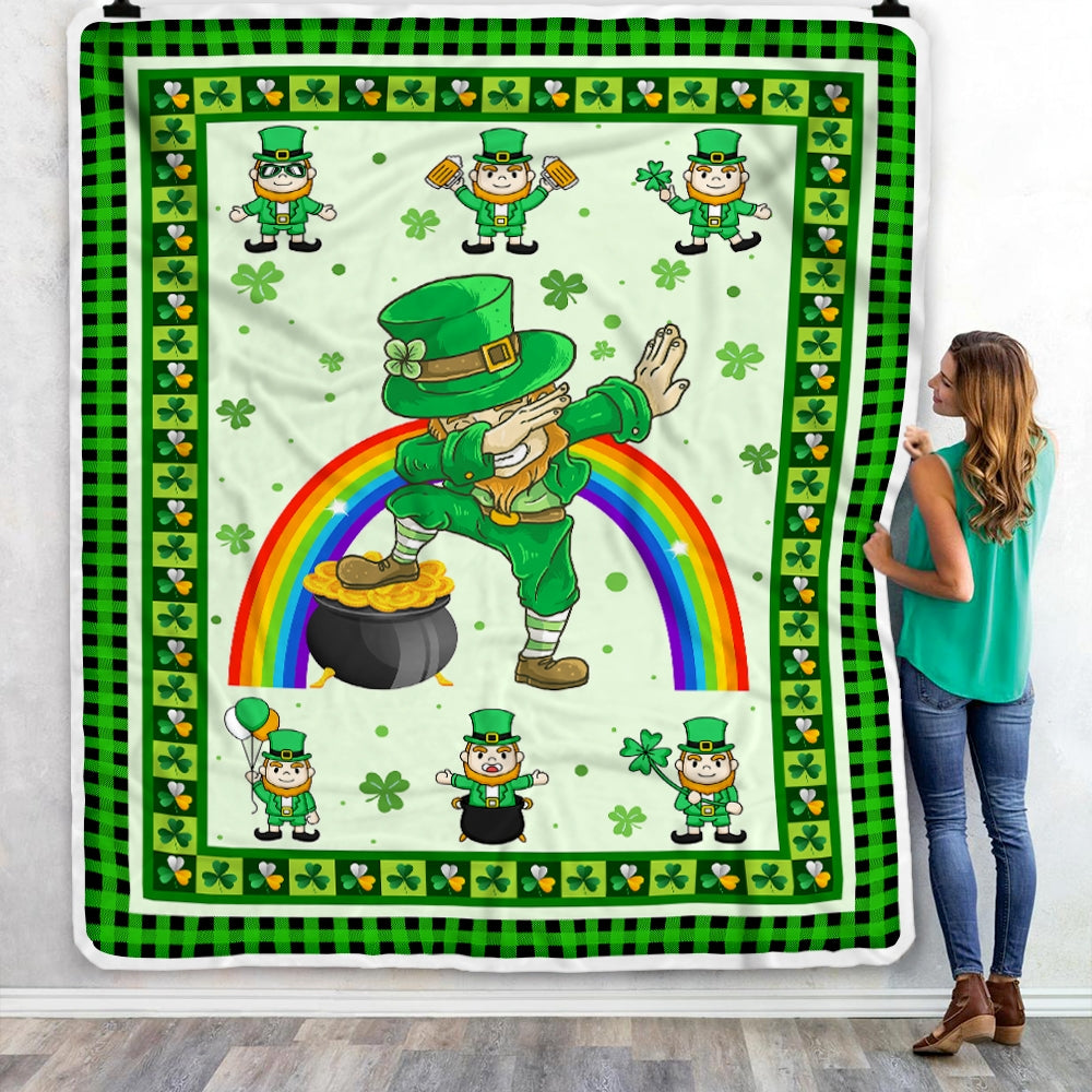 Happy St. Patrick's Day Lucky Clover Shamrock Irish Dabbing Leprechauns Fleece Blanket | siriusteestore