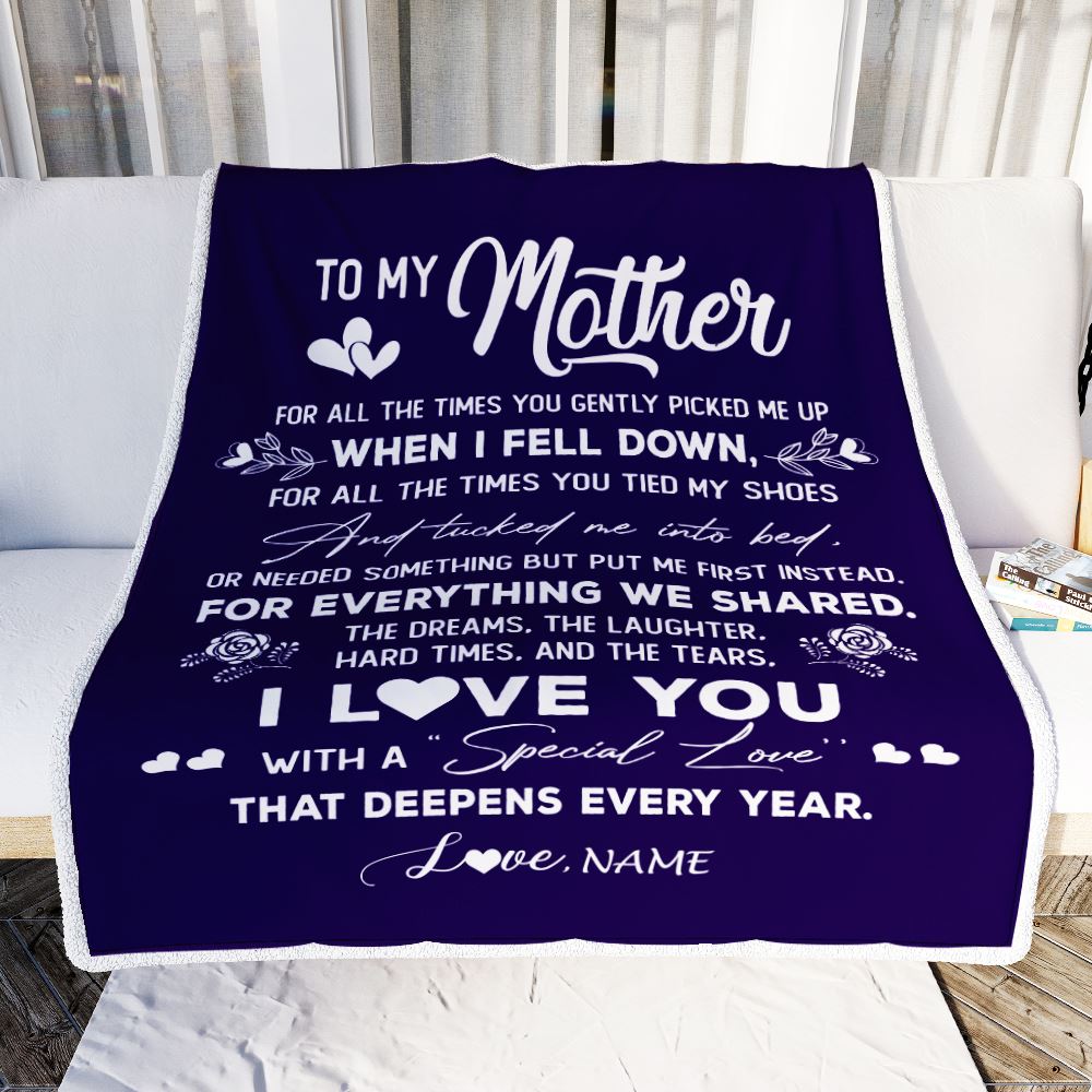 Personalized My Mom Blanket from Daughter Son I Love You With A Special Love Mom Mothers Day Birthday Thanksgiving Christmas Customized Fleece Throw Blanket | siriusteestore