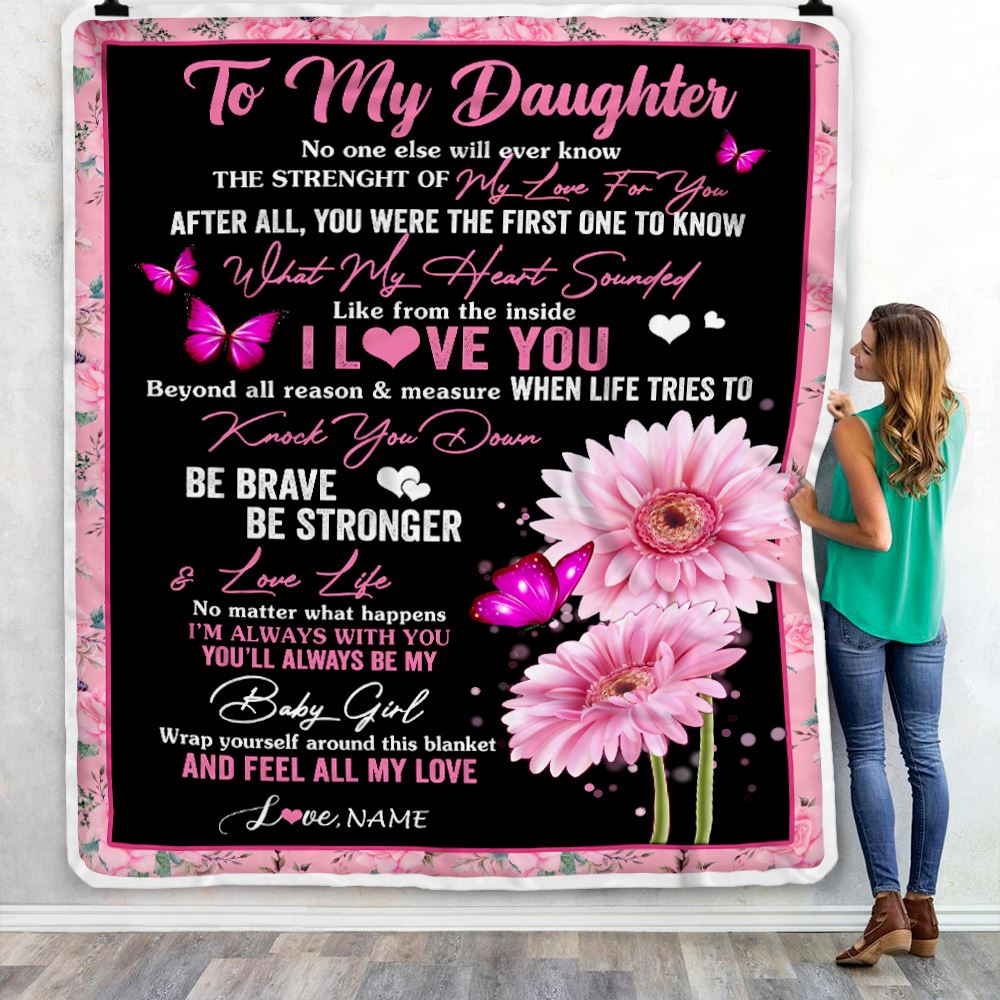 Personalized To My Daughter Blanket From Mom Dad Father I Love You Pink Daisy Butterfly Daughter Birthday Graduation Christmas Customized Fleece Throw Blanket | siriusteestore
