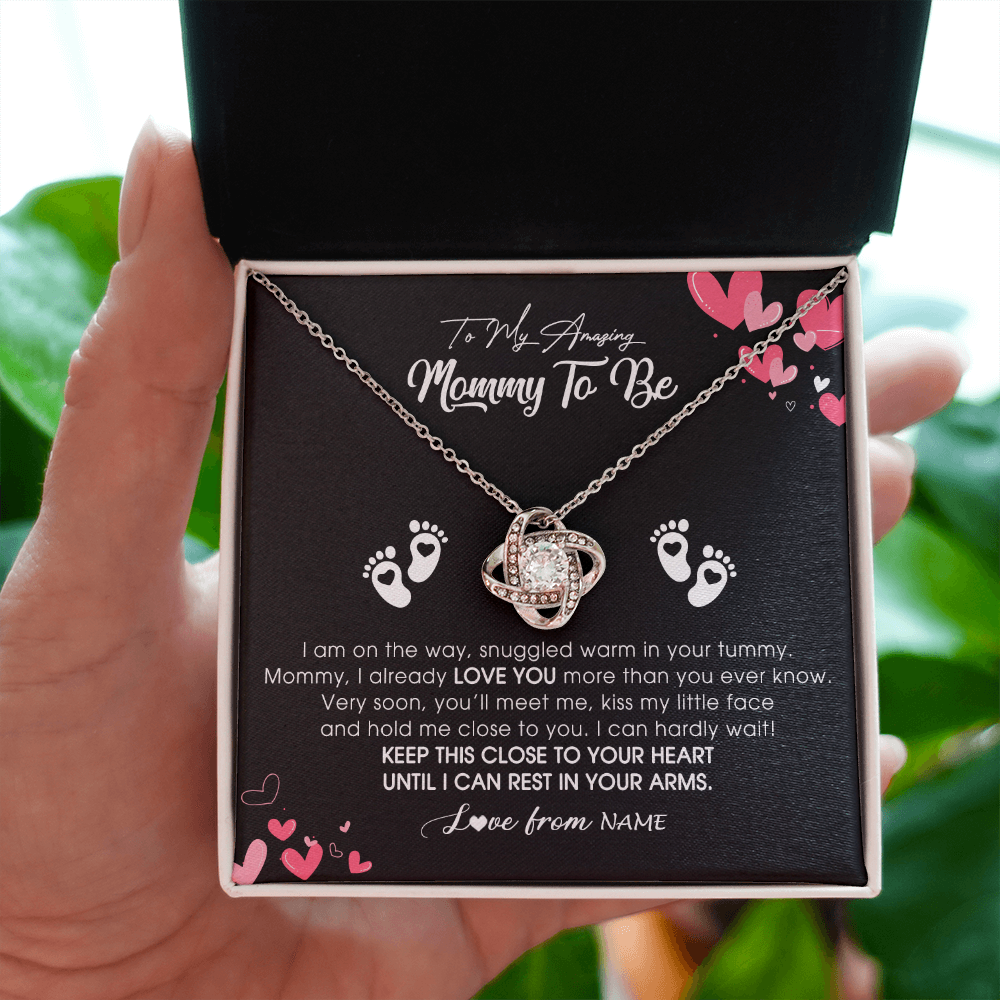 https://siriustee.com/cdn/shop/products/Personalized_To_My_Mommy_To_Be_Necklace_Never_ending_From_Baby_Bump_For_First_Time_Mom_Pregnant_Happy_1st_Mothers_Day_Jewelry_Customized_Gift_Box_Message_Card_Love_Knot_Necklace_Stand_4359d37e-623c-4eae-8ea9-b21151777d7b_2000x.png?v=1650107198